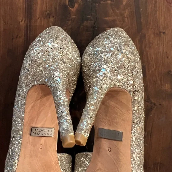 Badgley Mischka Gold Glitter Heels - Picture 8 of 9